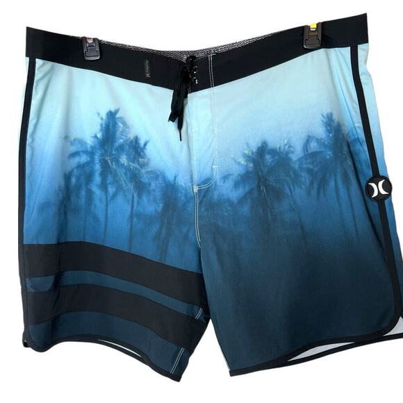 HURLEY Phantom Quick Dry 19" Outseam Shorts in Black & Blue Men's 38" Waist - Picture 3 of 9